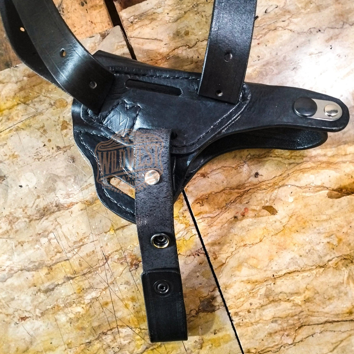 Leather Horizontal OWB Shoulder Holster for Beretta Models with Dual Mag Pouch.