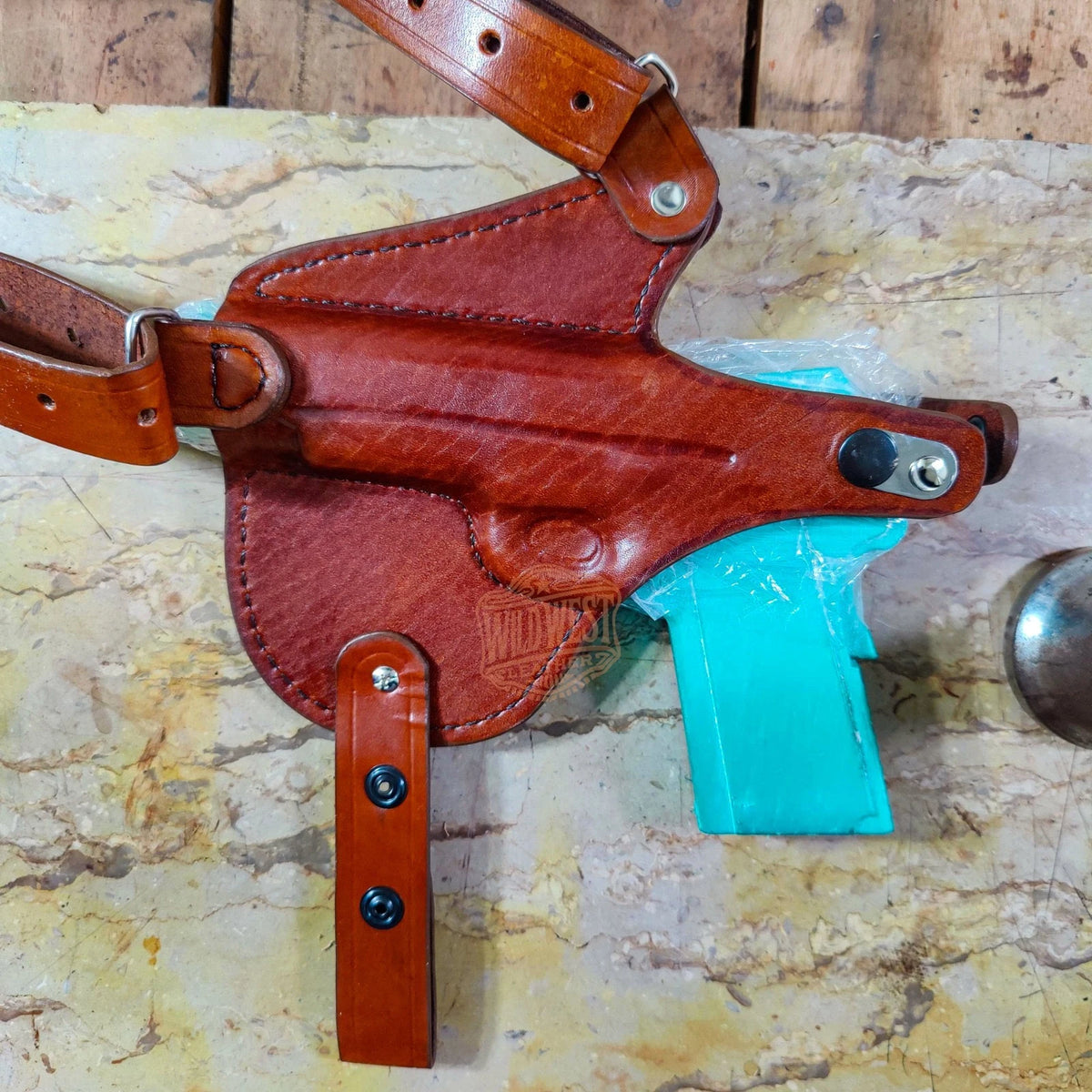 Leather Horizontal Shoulder Holster for Sig Sauer P220 with Mag Pouch.